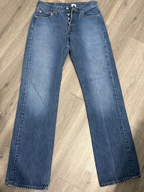 Levi's Classic Men’s Denim Jeans with button fly 30x34